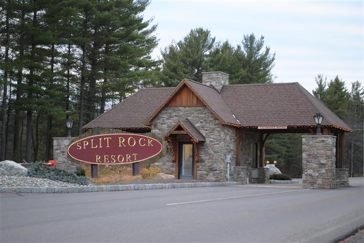 Entrance Sign for Split Rock Lake Harmony - A Private Vacation Community