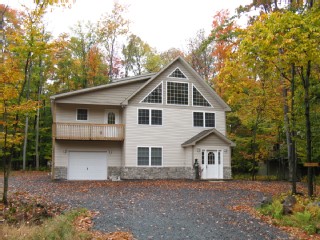 Poconos PA Vacation Home For Rent - Front View